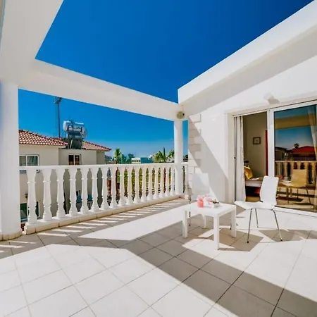 Tia Agia Napa